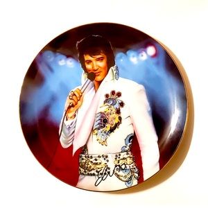 6 Plates!! **SALE ON ELVIS PRESLEY PLATES** 6 for $40.00